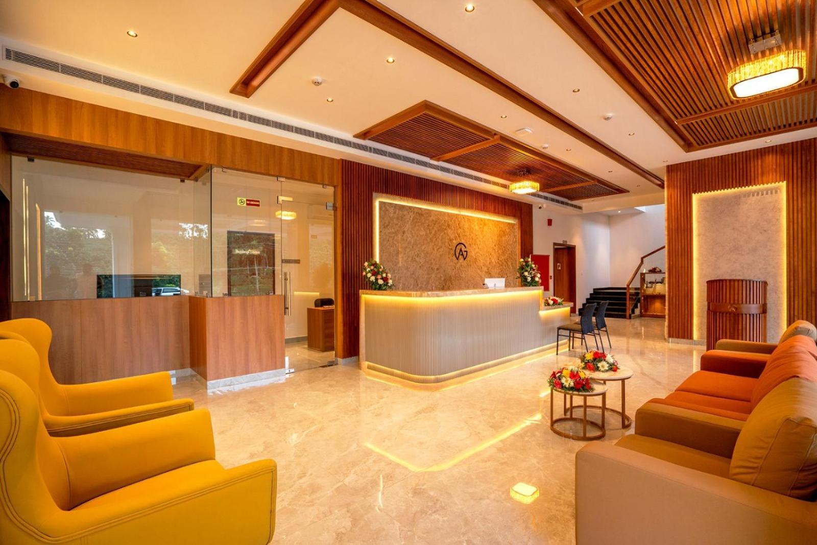 Hotel Grand Avenue Pambadi Dış mekan fotoğraf